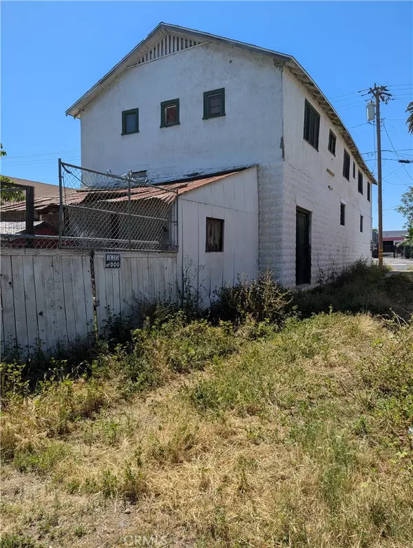 Riverside, CA 92507,1071 Center ST