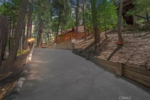 306 Dolly Varden DR, Lake Arrowhead, CA 92352