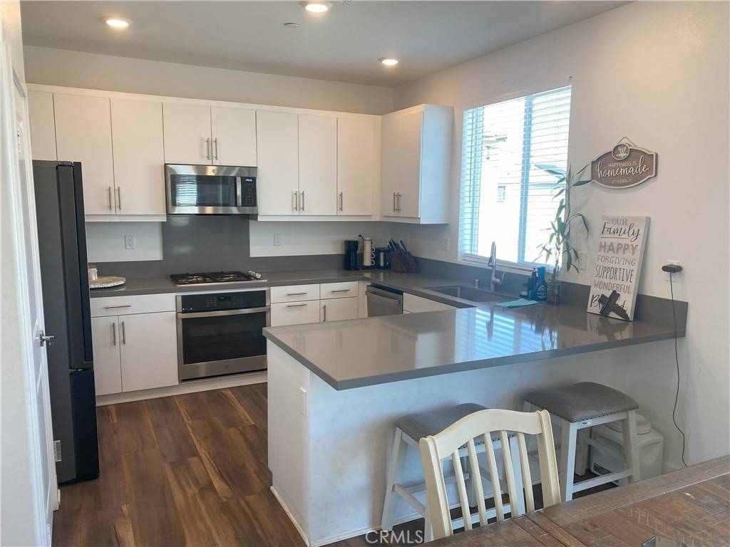 Rialto, CA 92377,367 Horseshoe