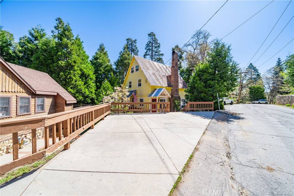 Twin Peaks, CA 92391,795 Glen View LN