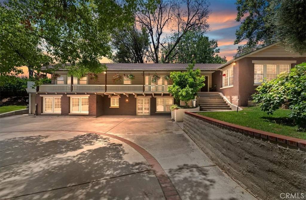 8180 Victoria AVE, Riverside, CA 92504