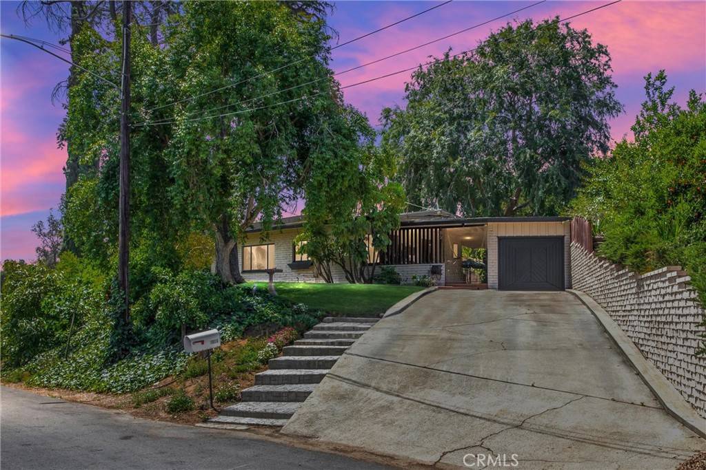 1872 Arroyo DR, Riverside, CA 92506