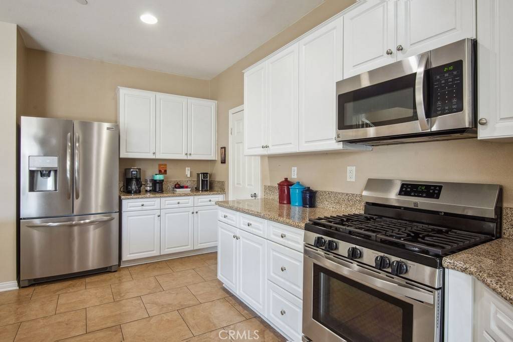 Fontana, CA 92336,5369 Parkside WAY