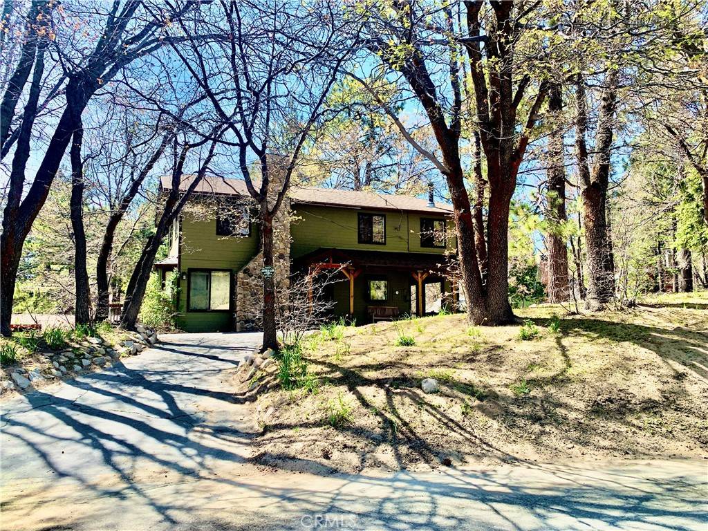 762 Esquimoux DR, Green Valley Lake, CA 92341
