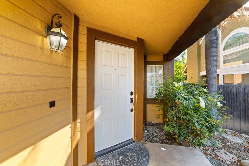 Fontana, CA 92337,16207 Trailwinds DR