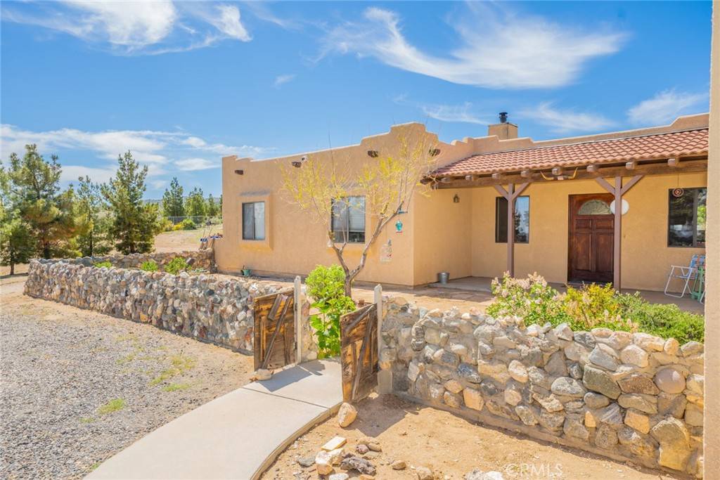 Phelan, CA 92371,5131 Cygnet RD #A-B