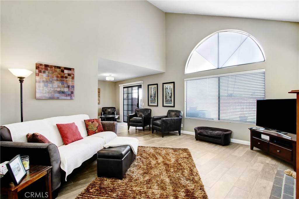 Riverside, CA 92506,5840 Fairlane DR