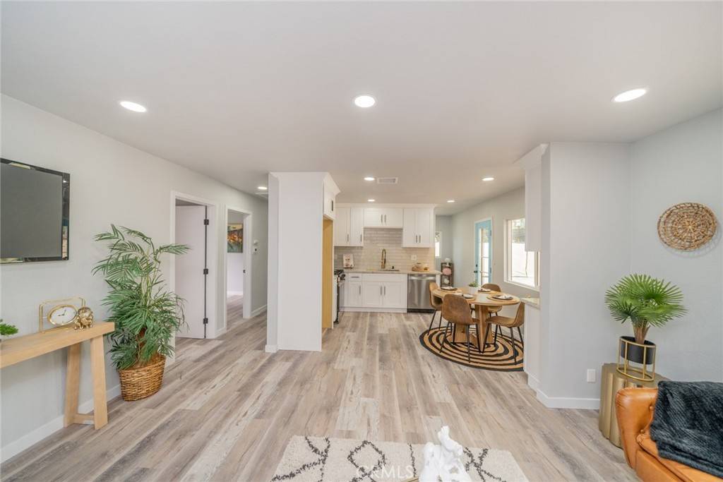 Pomona, CA 91766,2133 Powers ST