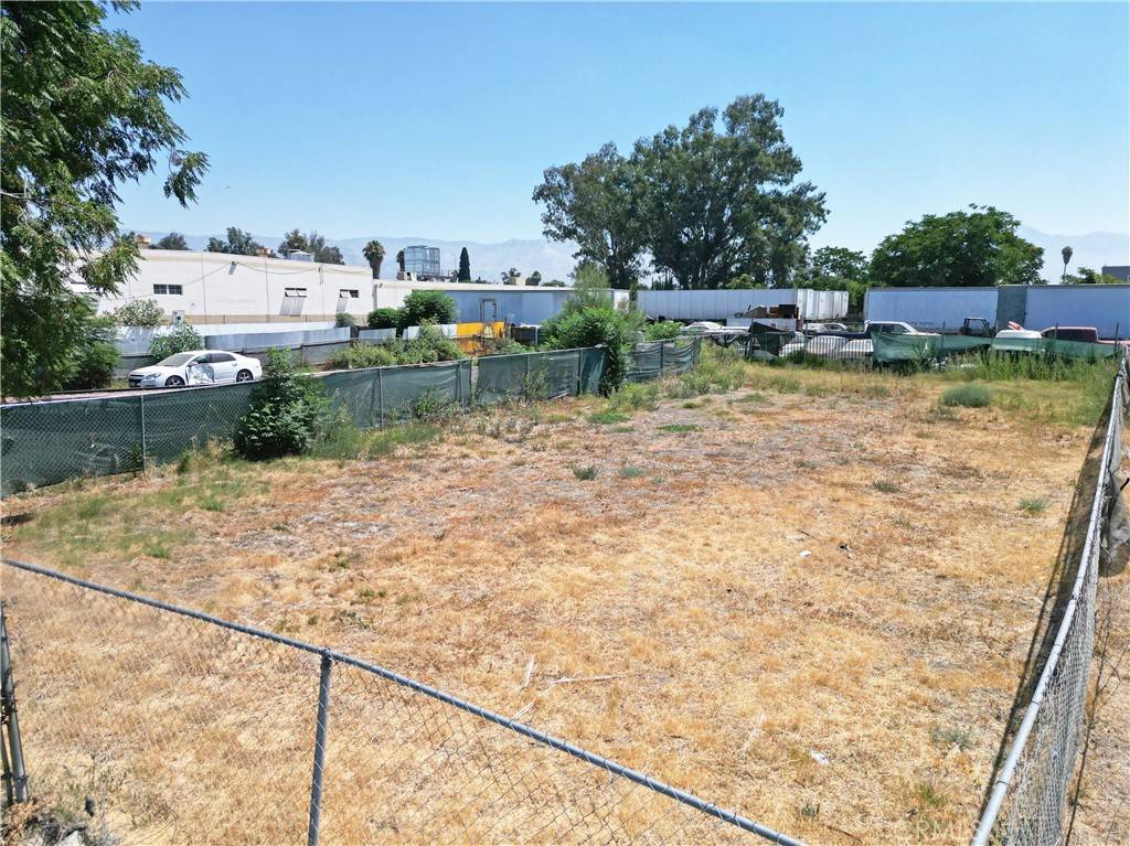 San Bernardino, CA 92408,0 S Foisy ST