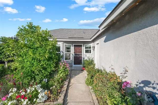Fontana, CA 92337,11757 Oakwood DR