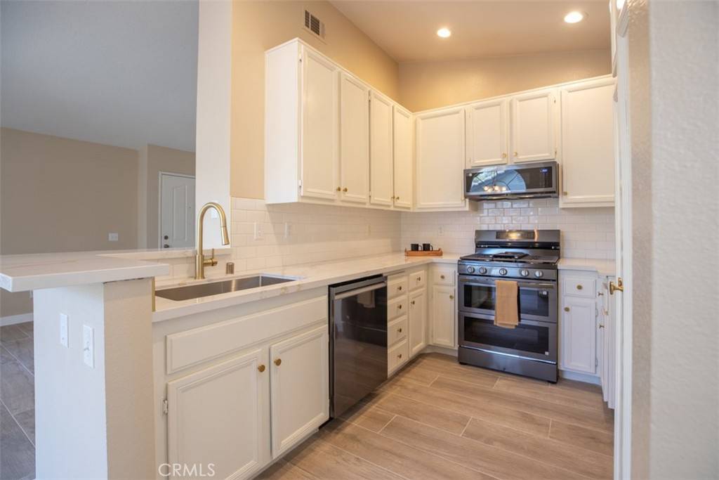 Lake Forest, CA 92610,369 Chaumont CIR