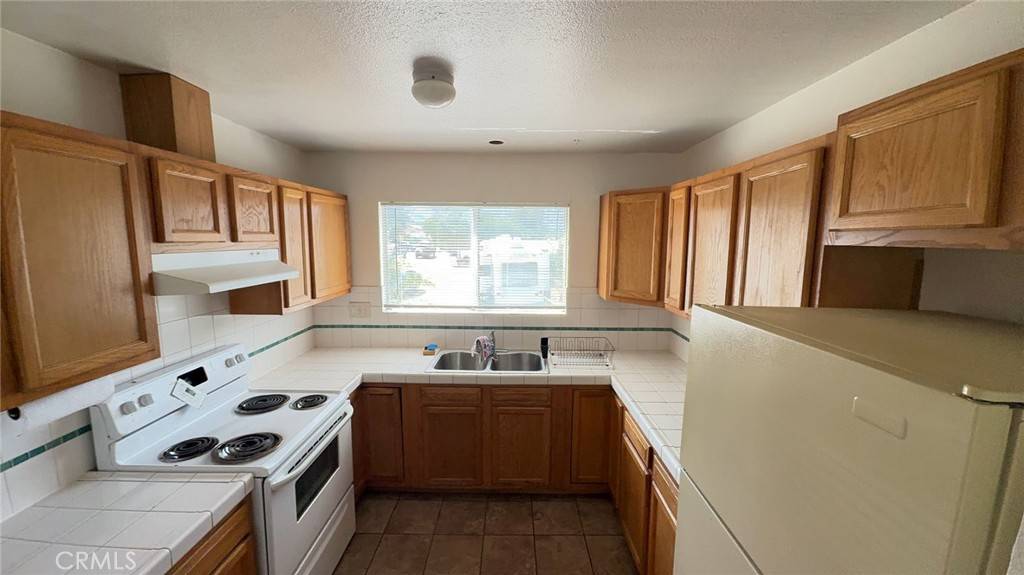 Lake Elsinore, CA 92530,33119 Jamieson