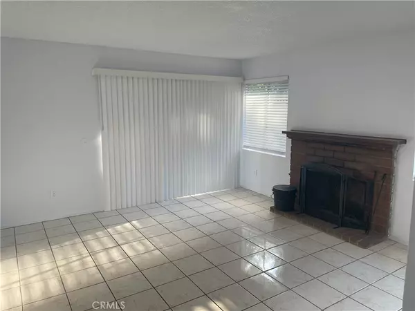 Colton, CA 92324,1996 Date Tree RD