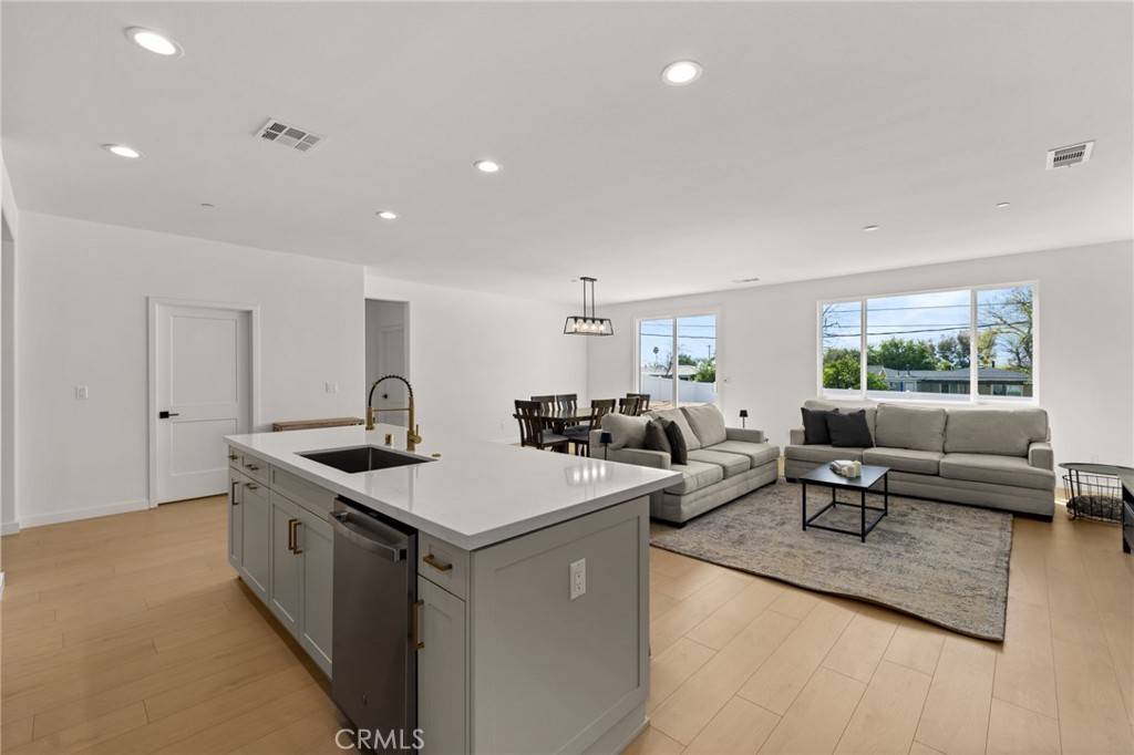 Moreno Valley, CA 92557,24353 Dunlavy CT