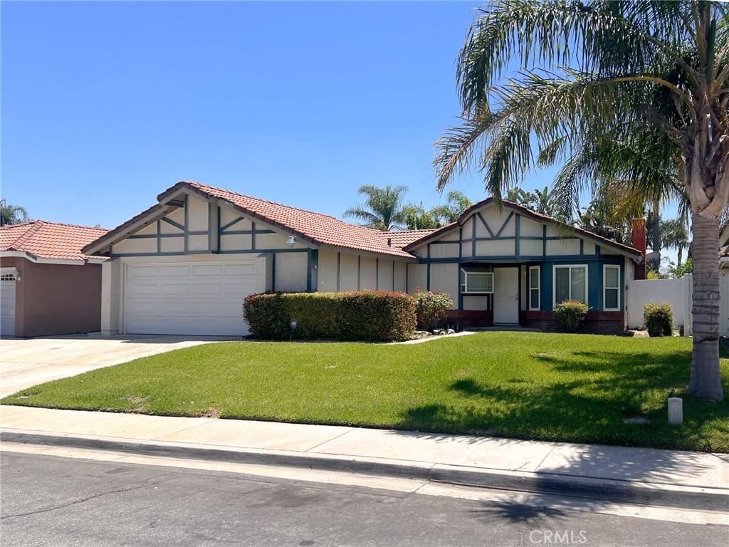 Fontana, CA 92337,13941 PARKWOOD DR