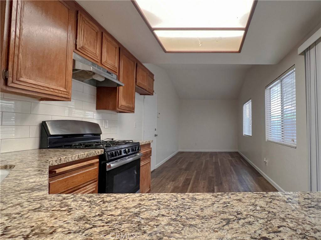 Fontana, CA 92337,13941 PARKWOOD DR