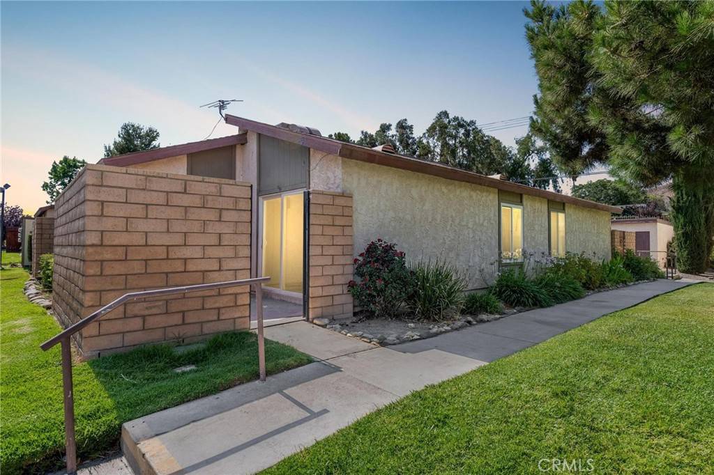 1364 Vista Serena AVE, Banning, CA 92220