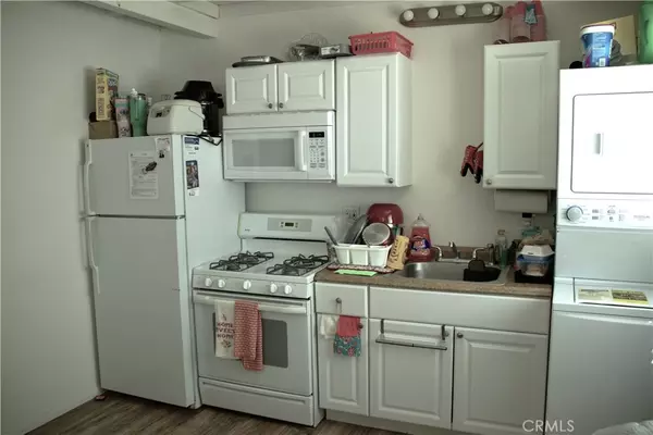 29 Palms, CA 92277,71942 Buena Vista DR