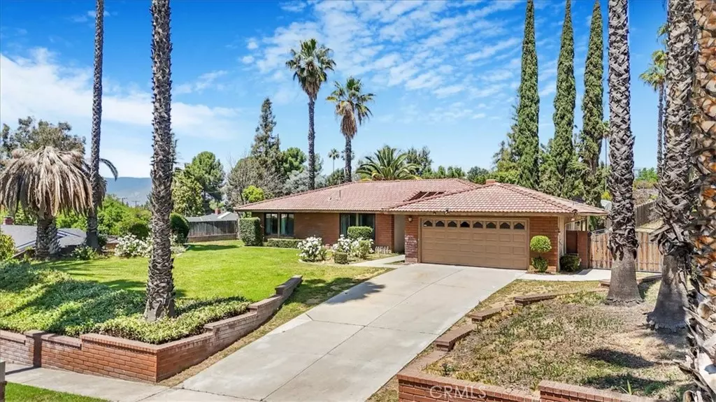 227 Candy LN, Redlands, CA 92373