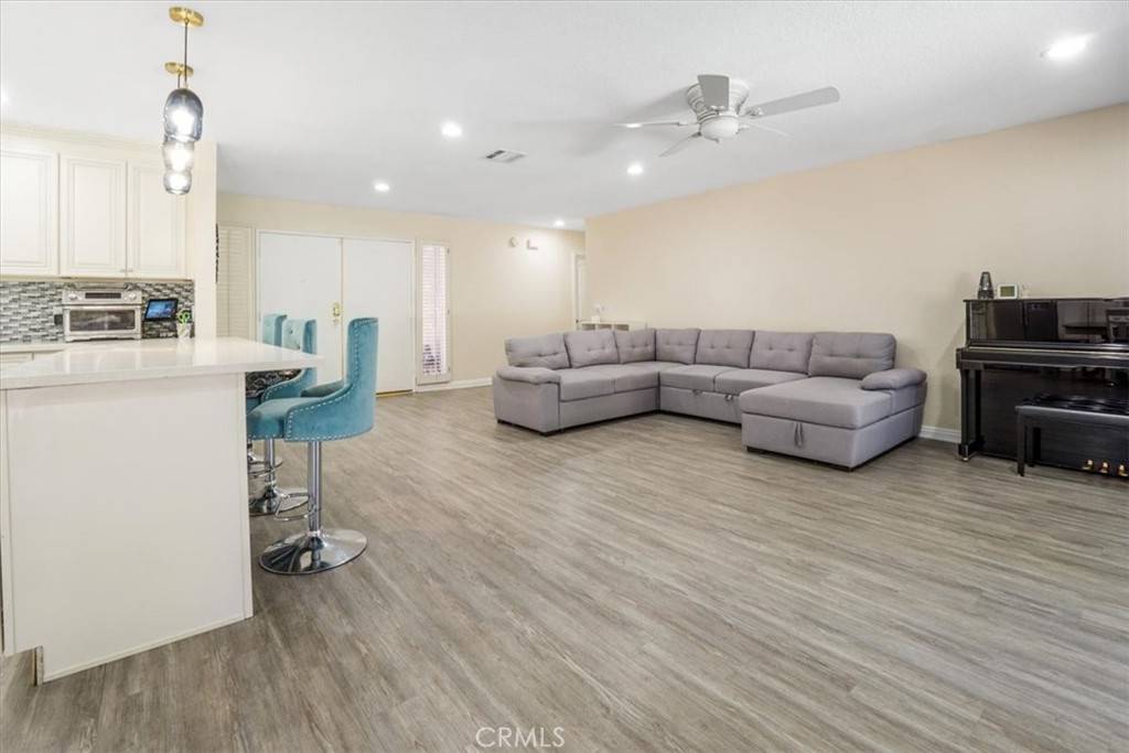 Redlands, CA 92373,227 Candy LN