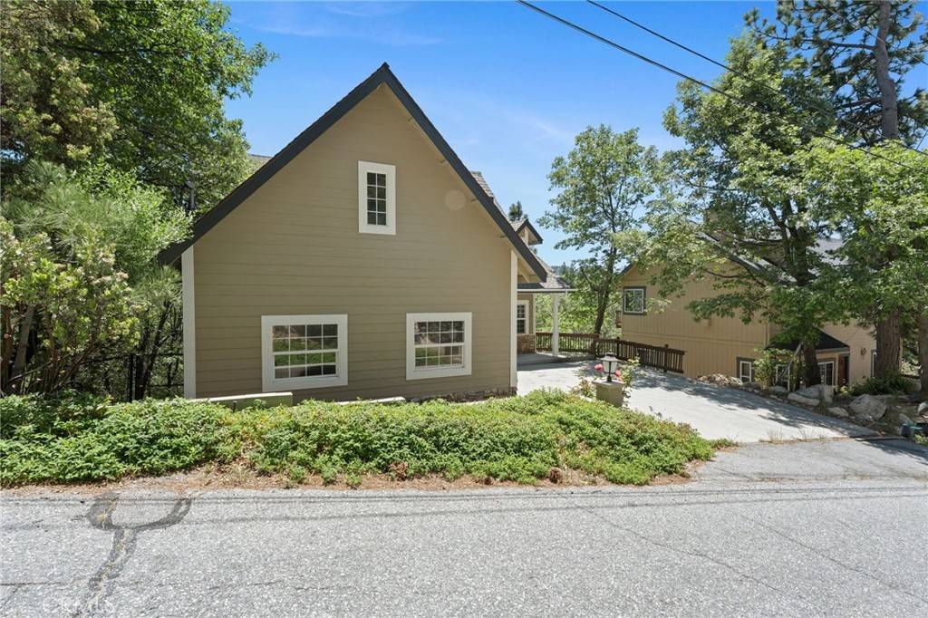 Lake Arrowhead, CA 92352,765 Del Norte LN
