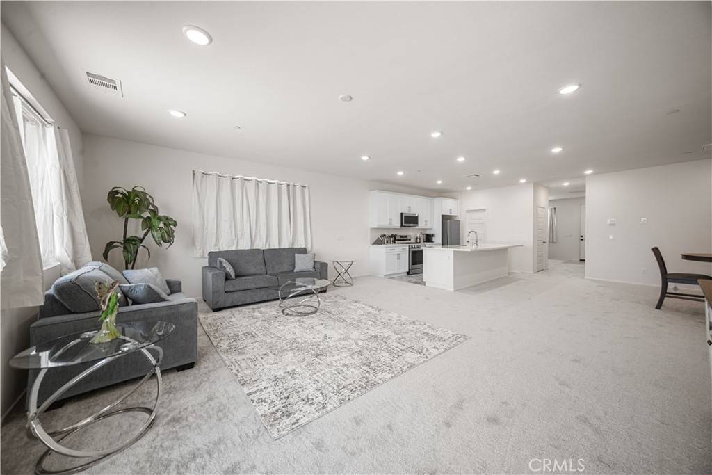 Victorville, CA 92392,11762 Far Hills LN
