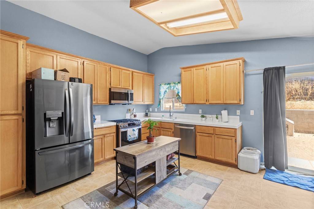Victorville, CA 92395,17023 Monaco DR