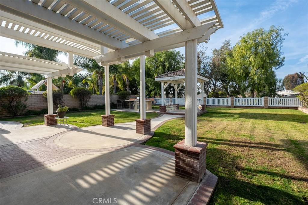 Corona, CA 92878,960 Hemingway DR