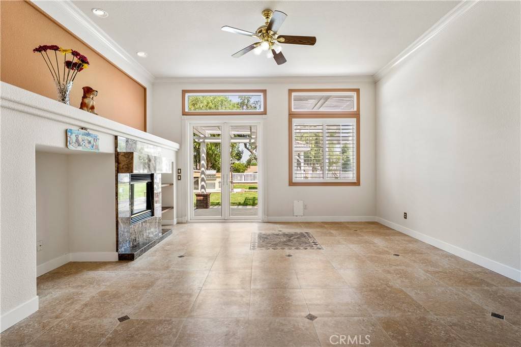 Corona, CA 92878,960 Hemingway DR