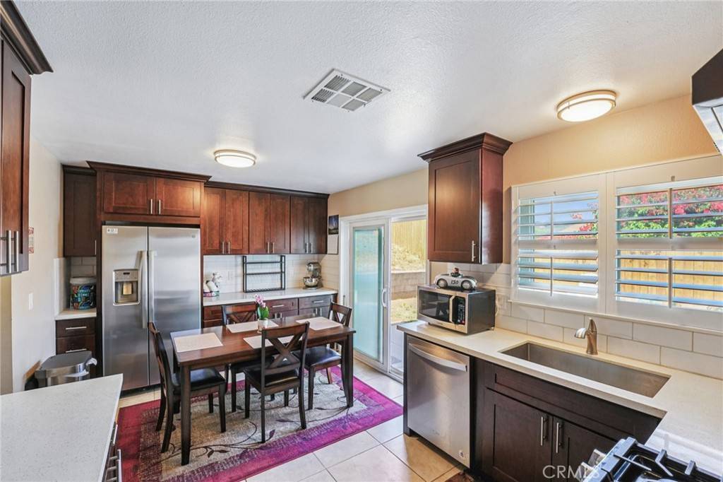Jurupa Valley, CA 92509,6838 John DR