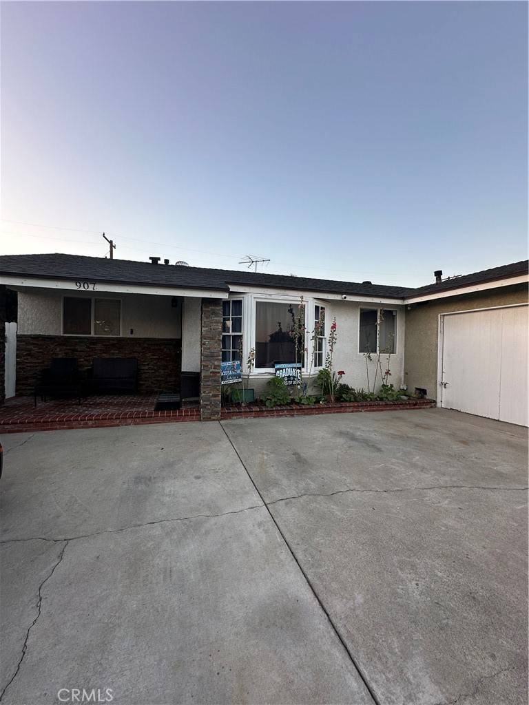Azusa, CA 91702,907 E Ghent ST