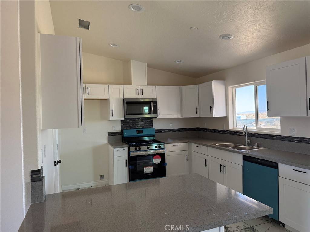 Phelan, CA 92371,12275 Barbet RD