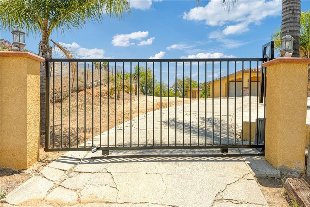 Riverside, CA 92505,5071 Bushnell AVE