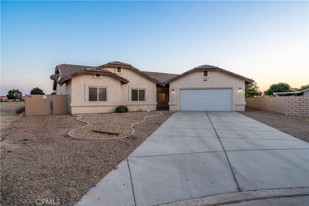 15077 Birdie LN, Helendale, CA 92342
