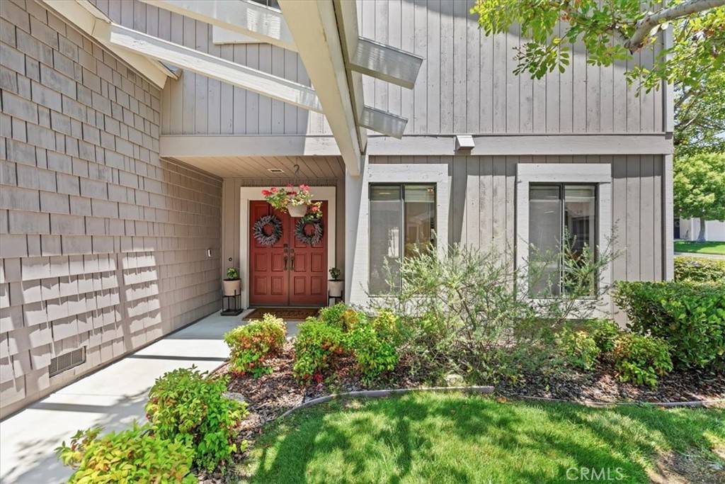 Orange, CA 92869,169 S Stonebrook DR #16