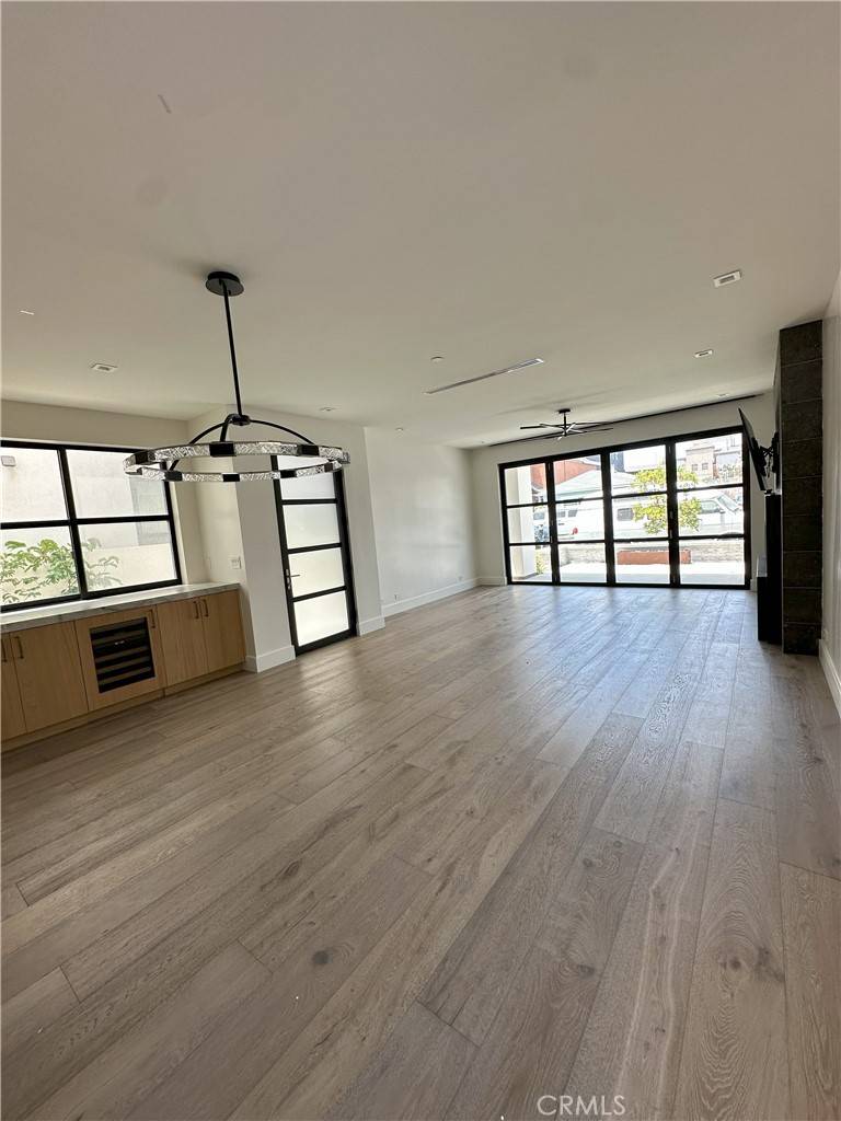 Huntington Beach, CA 92648,230 2nd ST
