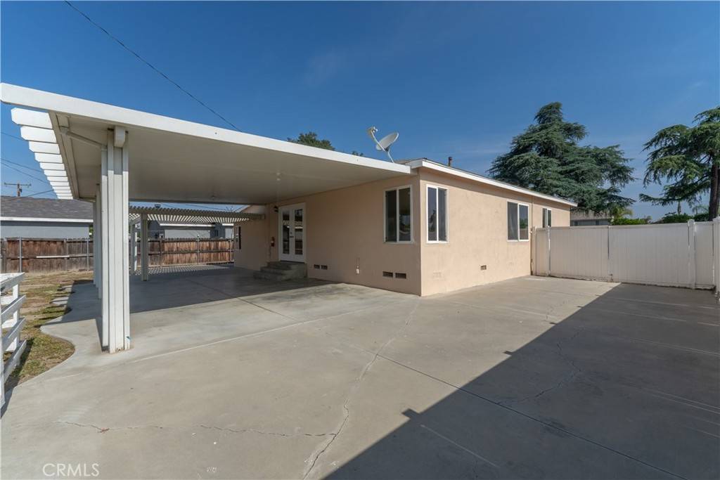 Redlands, CA 92374,401 W PIONEER AVE