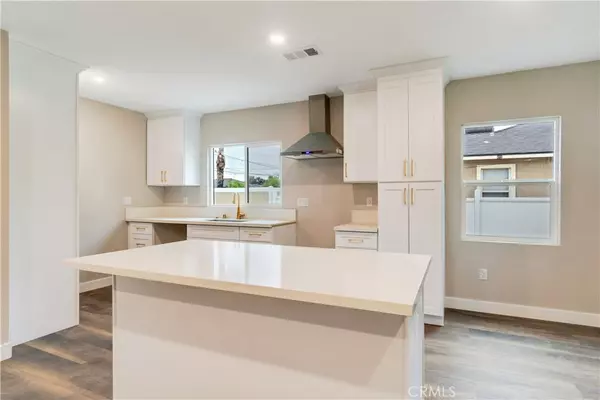 San Bernardino, CA 92405,3067 Genevieve ST