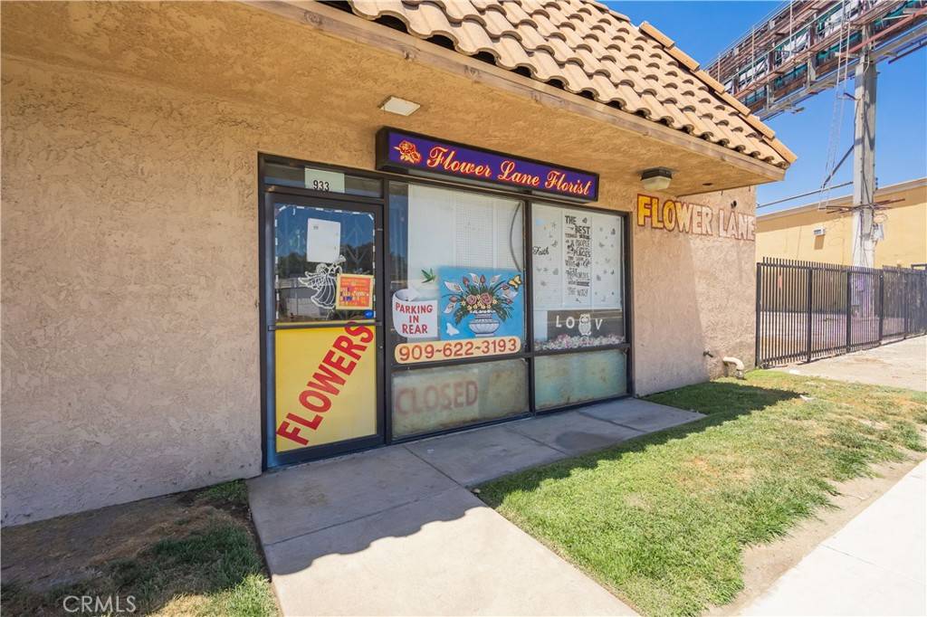 Pomona, CA 91767,925 N Garey AVE