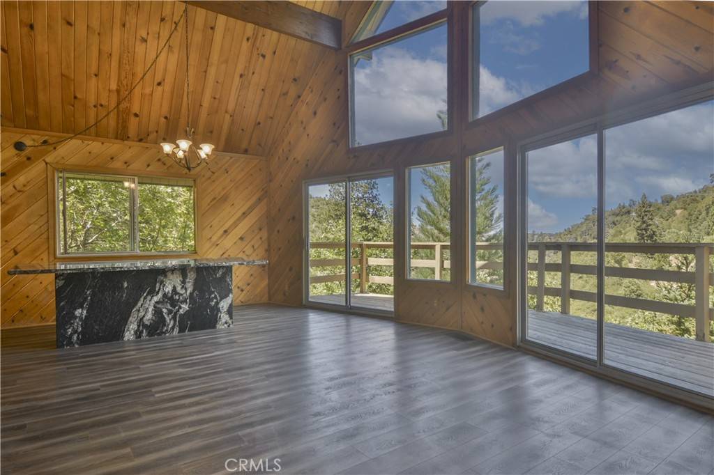 Lake Arrowhead, CA 92352,929 Trinity DR