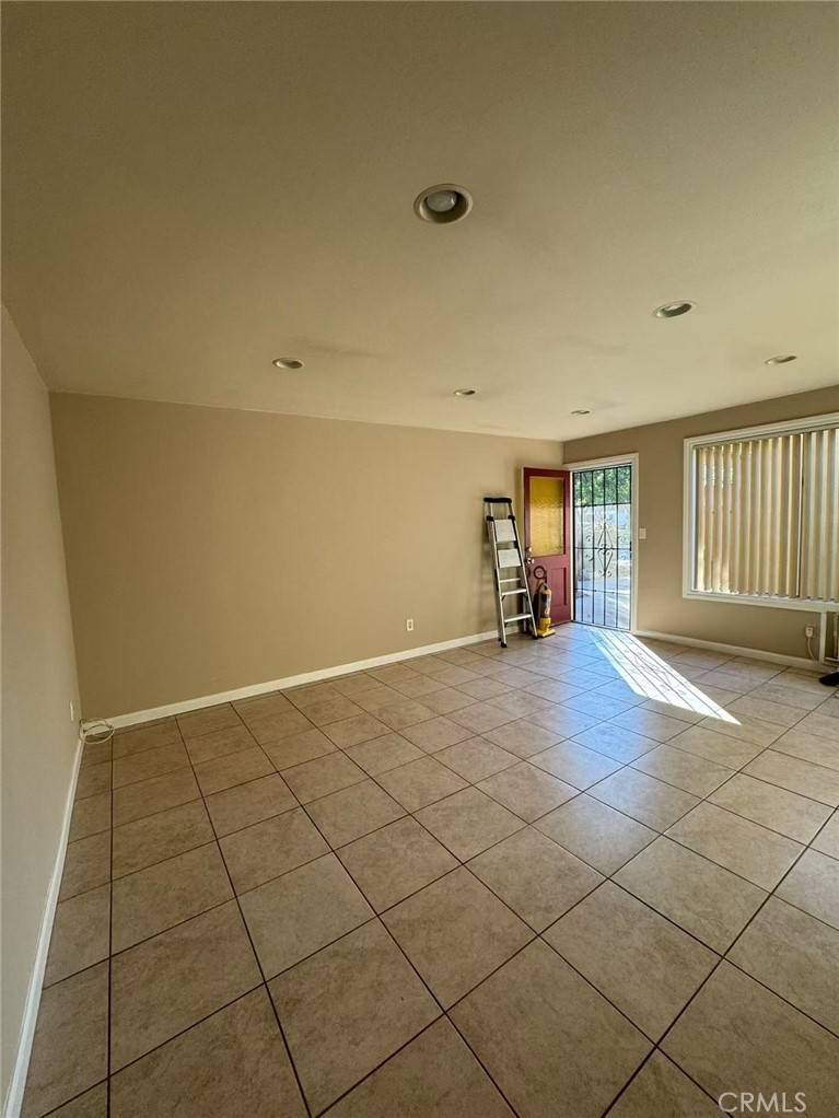 Riverside, CA 92503,4719 Jackson ST #20