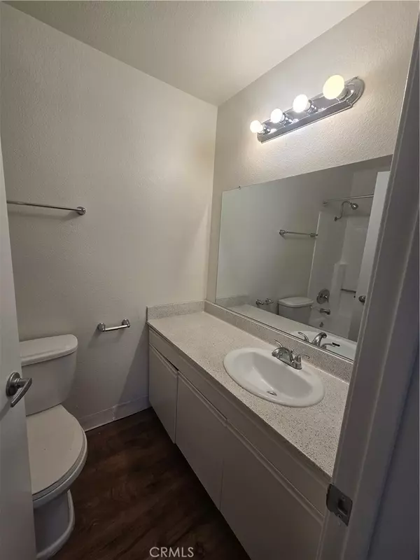 Glendale, CA 91202,618 W Dryden ST #208