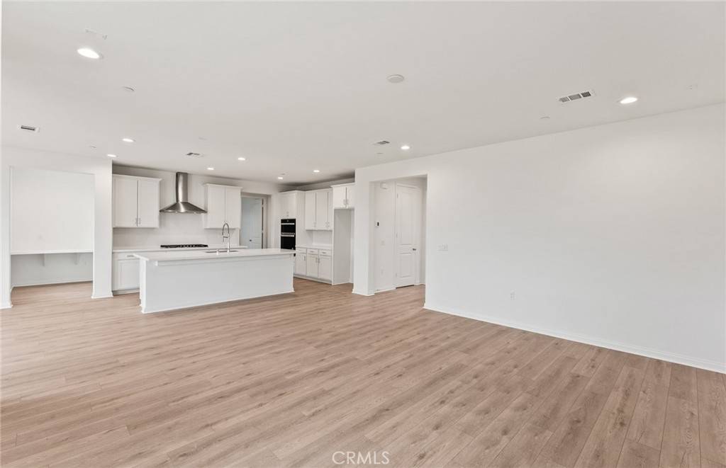 Lake Elsinore, CA 92530,4107 Madonna CIR