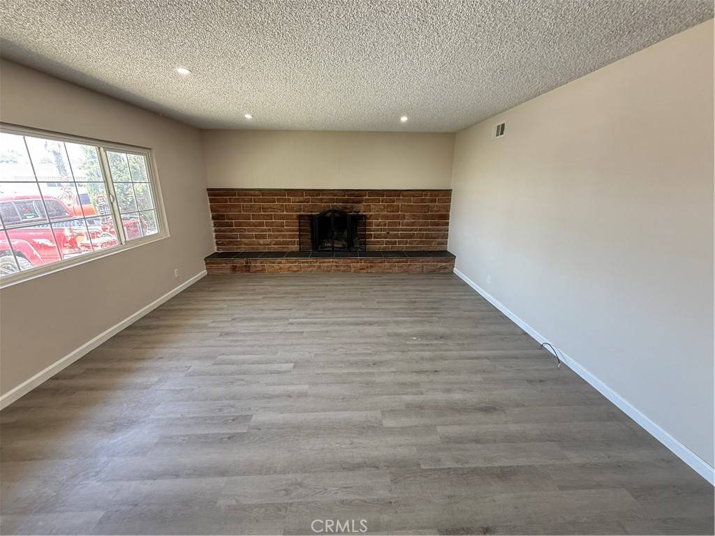 Fontana, CA 92335,9115 Encina AVE