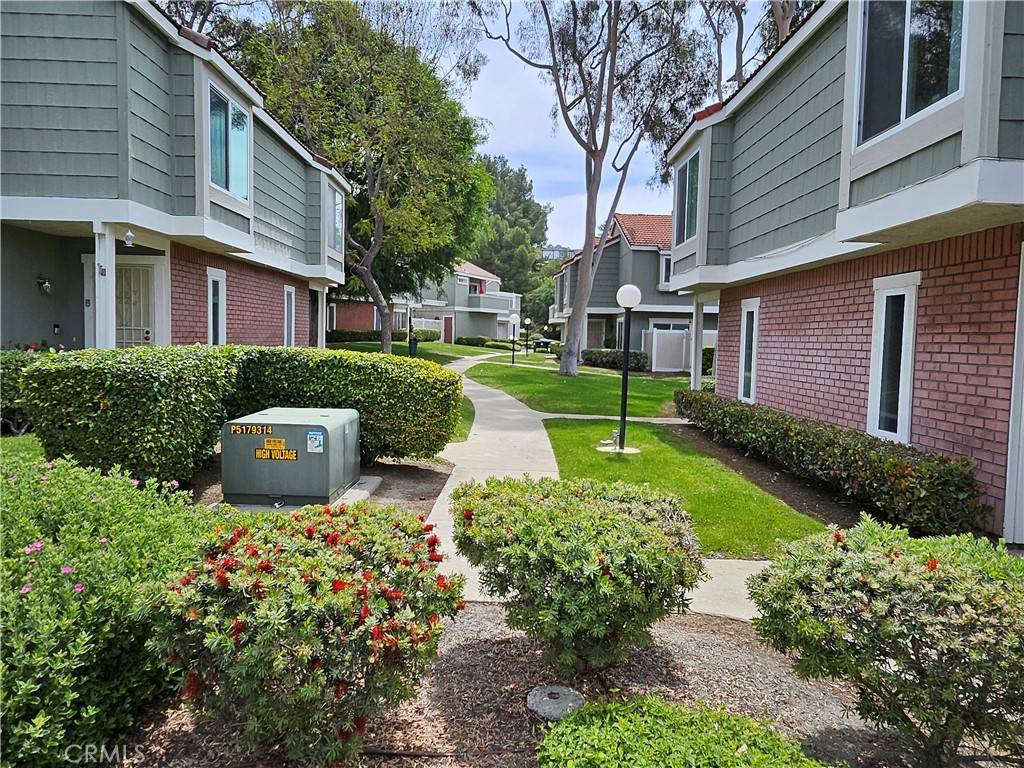 Diamond Bar, CA 91765,1060 Golden Springs DR #B