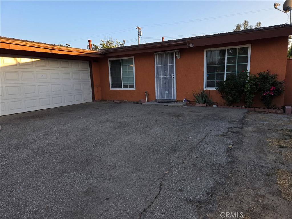 3608 Wagoner LN, Corona, CA 92879