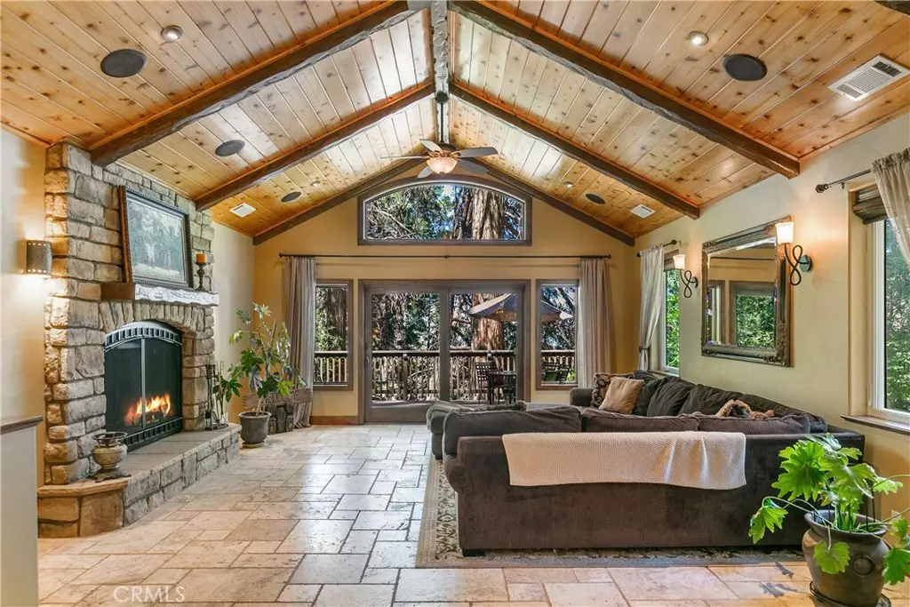 Crestline, CA 92325,1036 Venus WAY