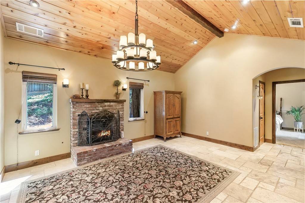Crestline, CA 92325,1036 Venus WAY