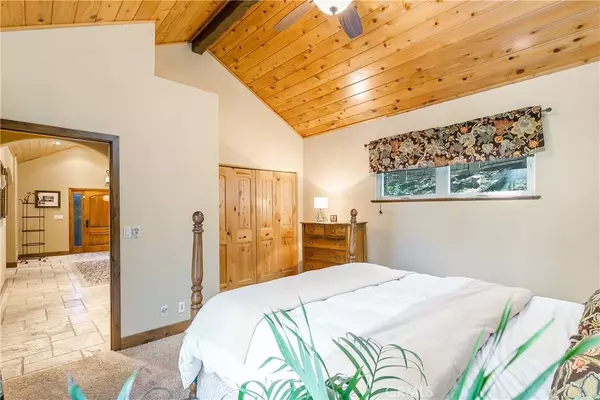 Crestline, CA 92325,1036 Venus WAY