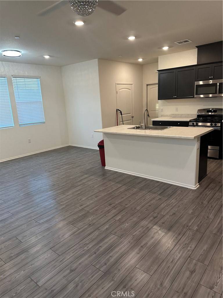 Menifee, CA 92584,30490 Downtown WAY